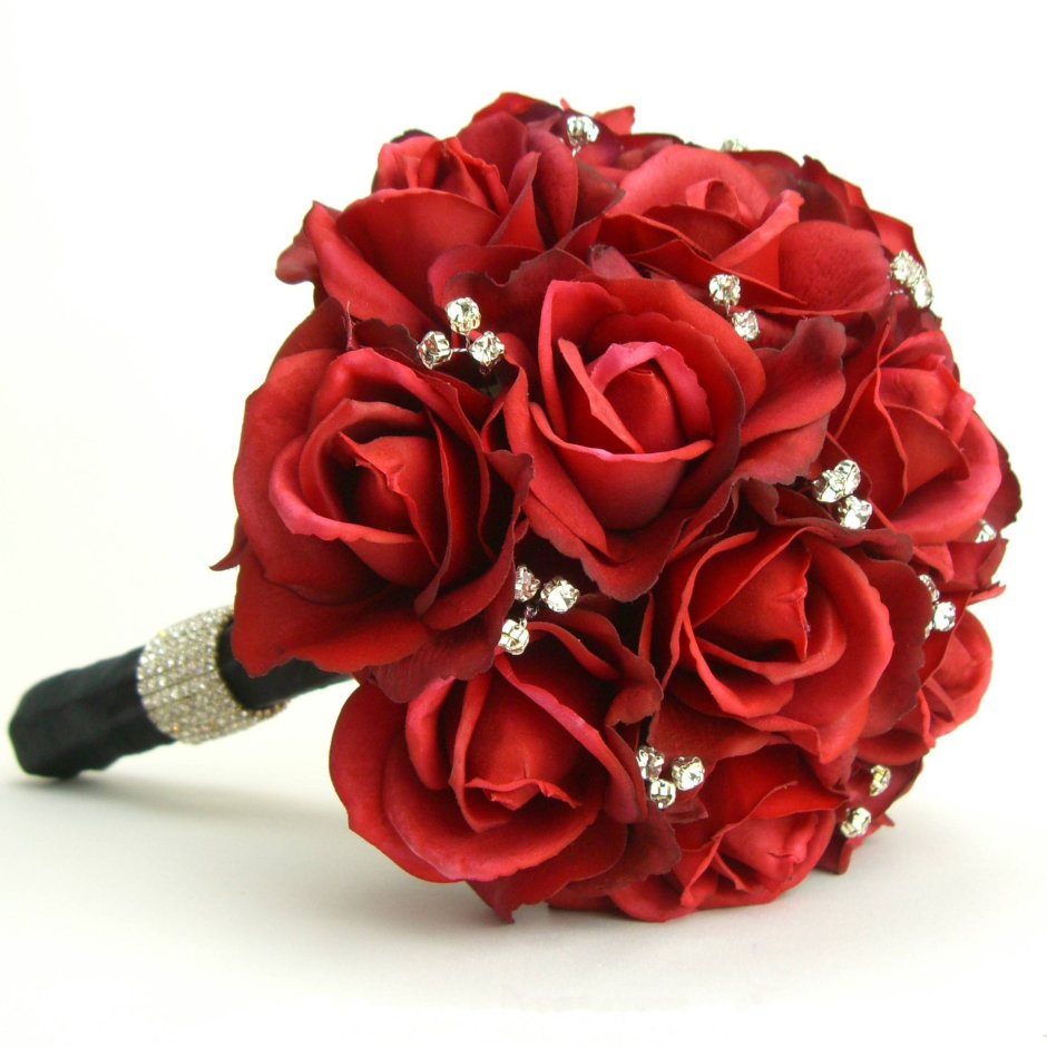 Букет невесты красные розы и гипсофила