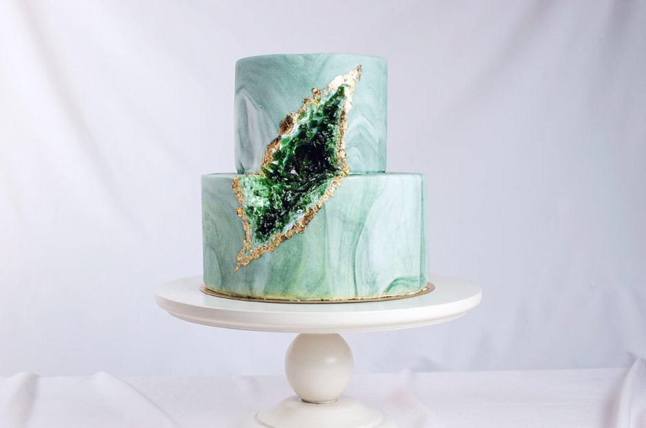 Изумрудный торт с кристаллами