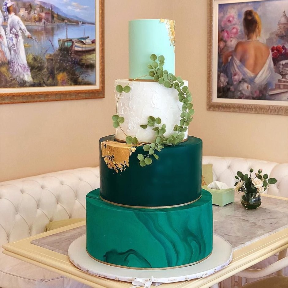 Изумрудный свадебный торт