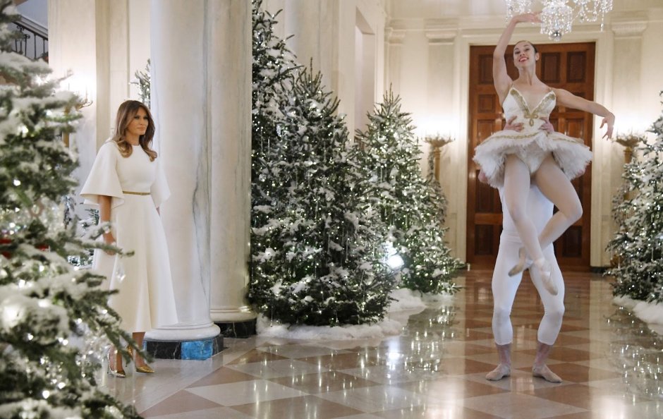 Мелания Трамп украсила белый дом к Рождеству 2020