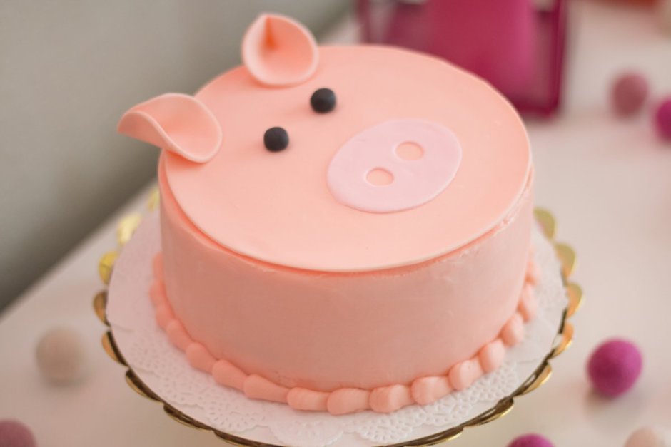 Торт со свинкой