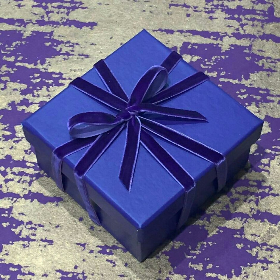 Коробочки синие с подарками