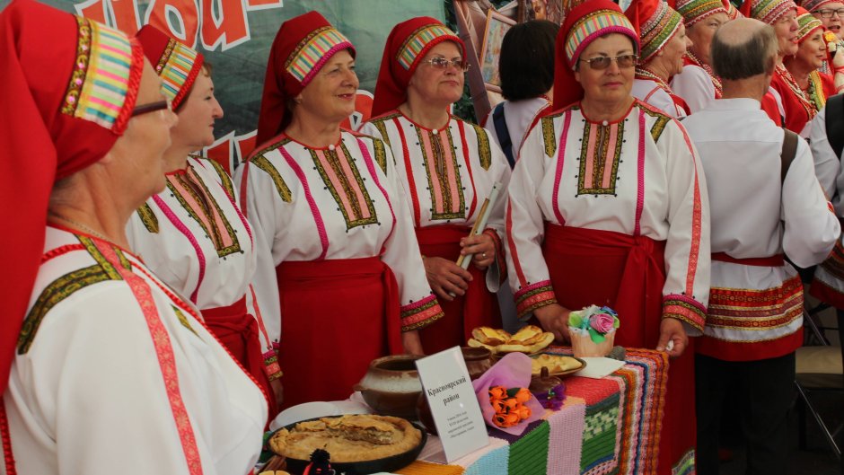 Национальные костюмы жителей России