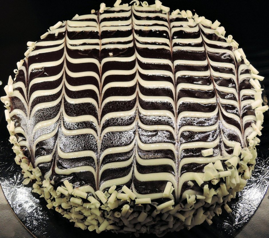 Шоколадная паутинка для торта