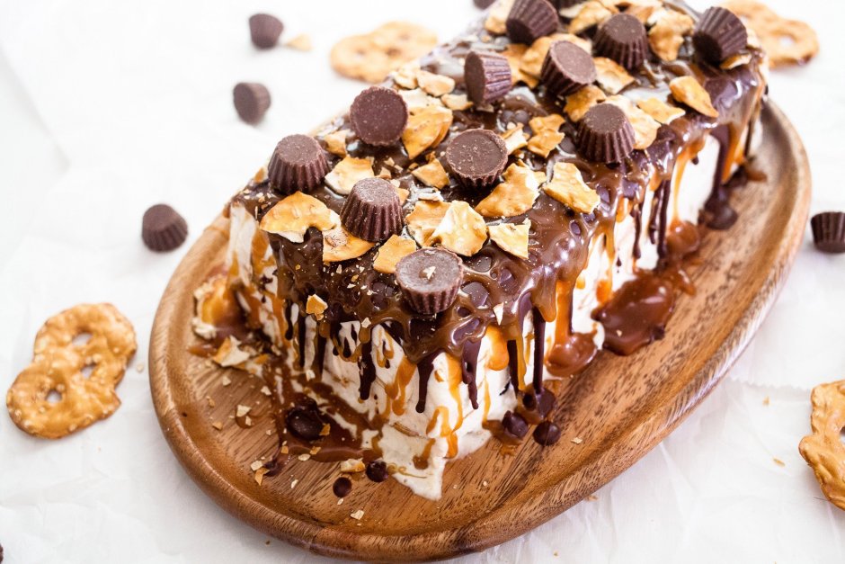 Reeses Peanut Butter Cup earthquake Cake!