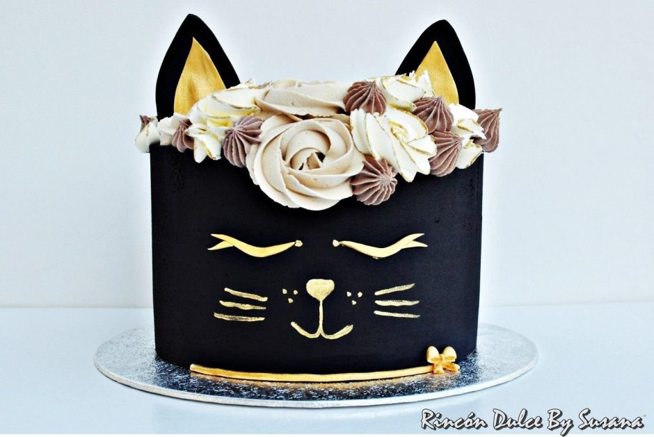 Кот с лапами и хвостом на торт