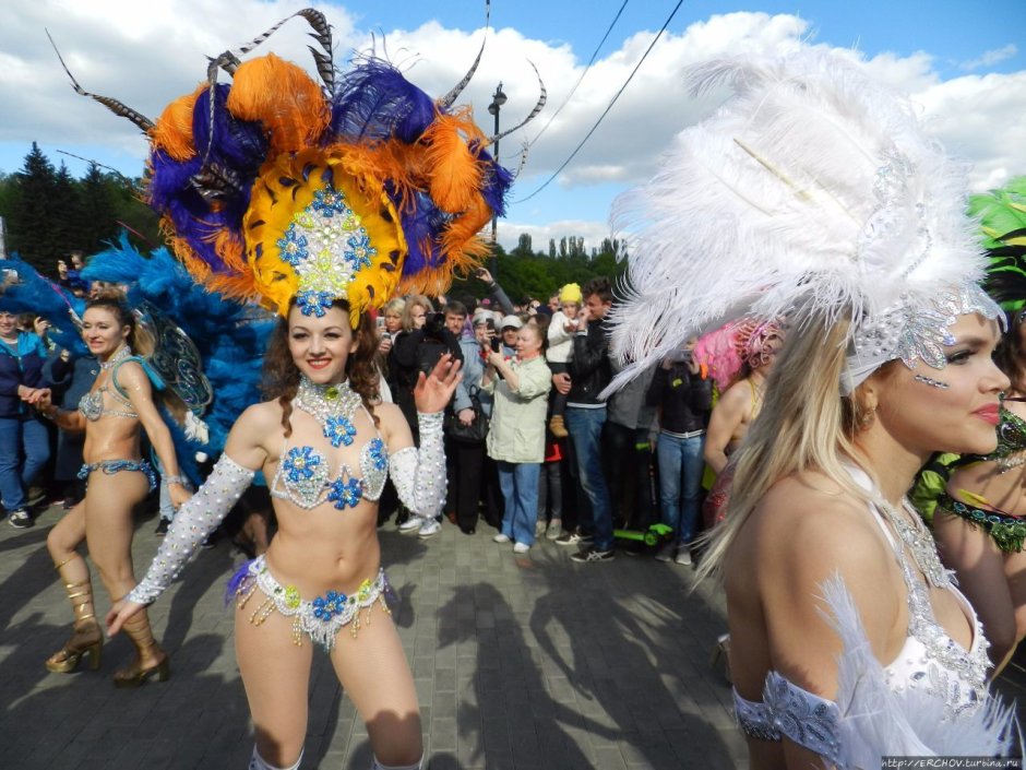 Бразильский карнавал в Измайловском парке
