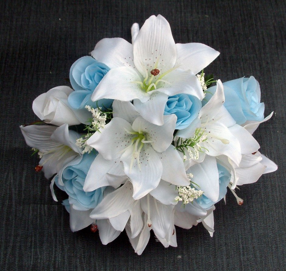 Свадебный букет лилии белые