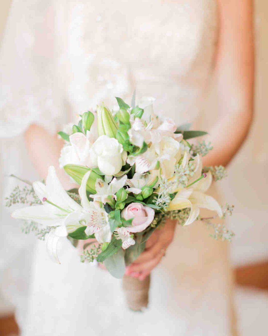 Свадебный букет лилии