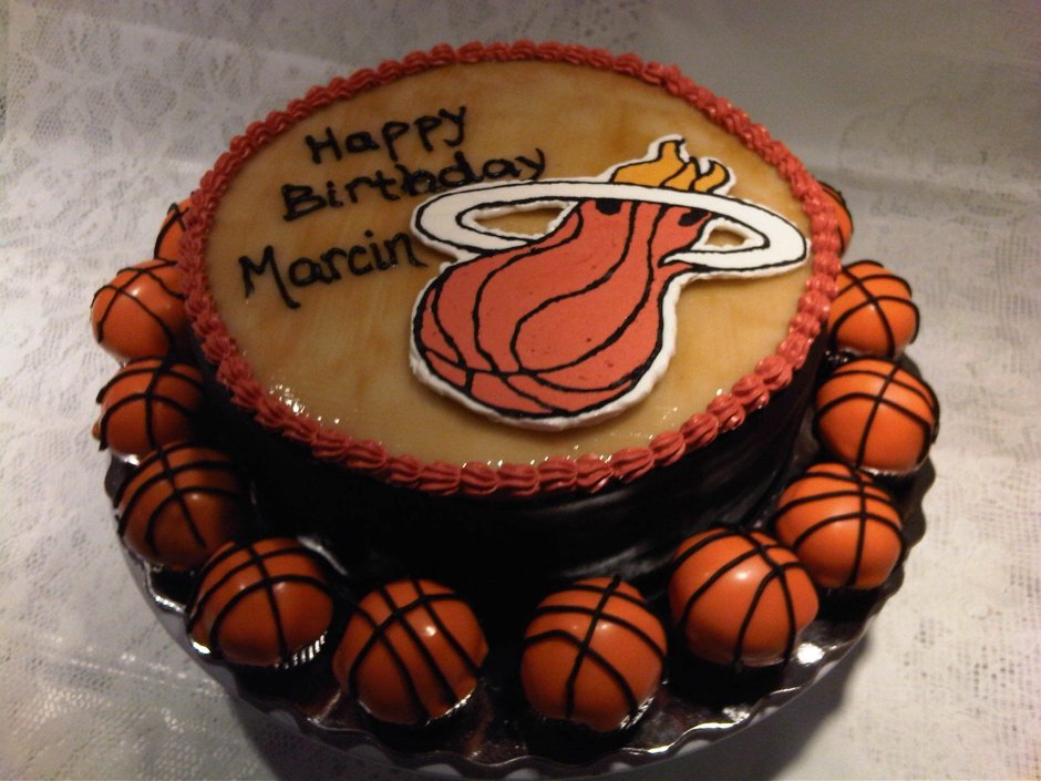 Торт из крема на тему баскетбол