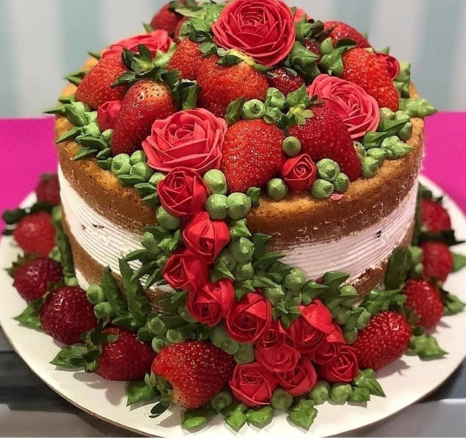 Декор торта с короной для девочки