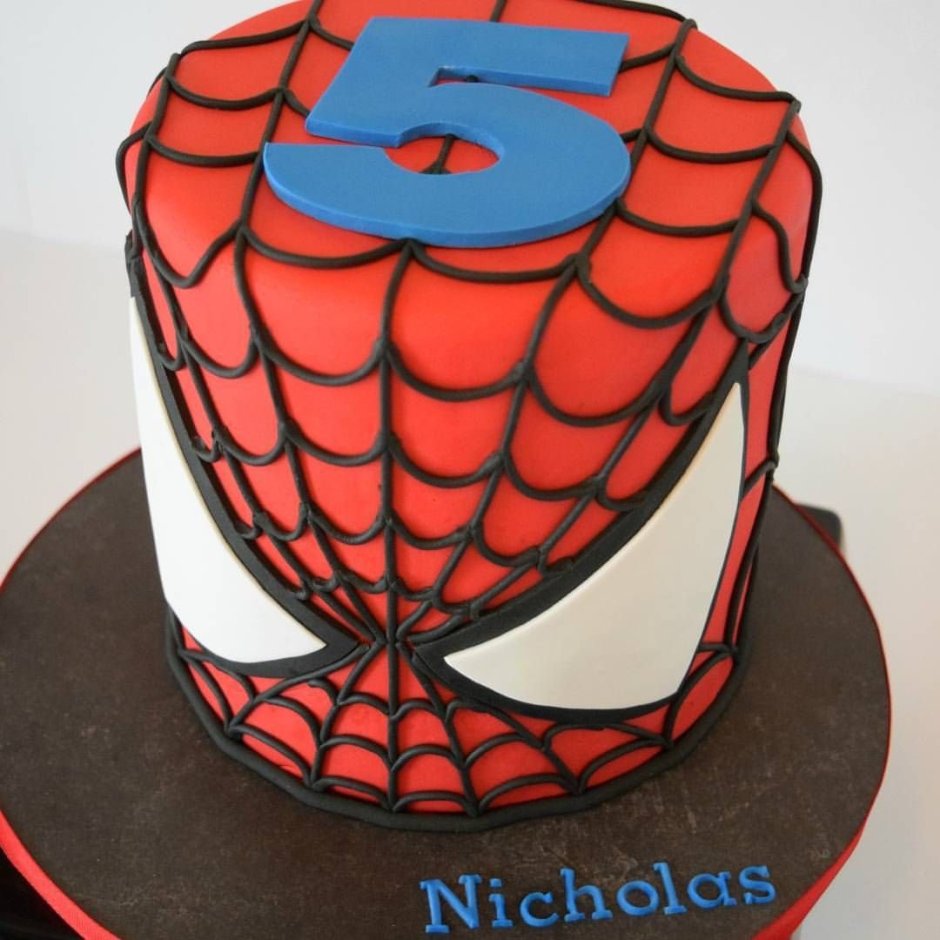 Тортик и капкейки на день рождения Железный человек
