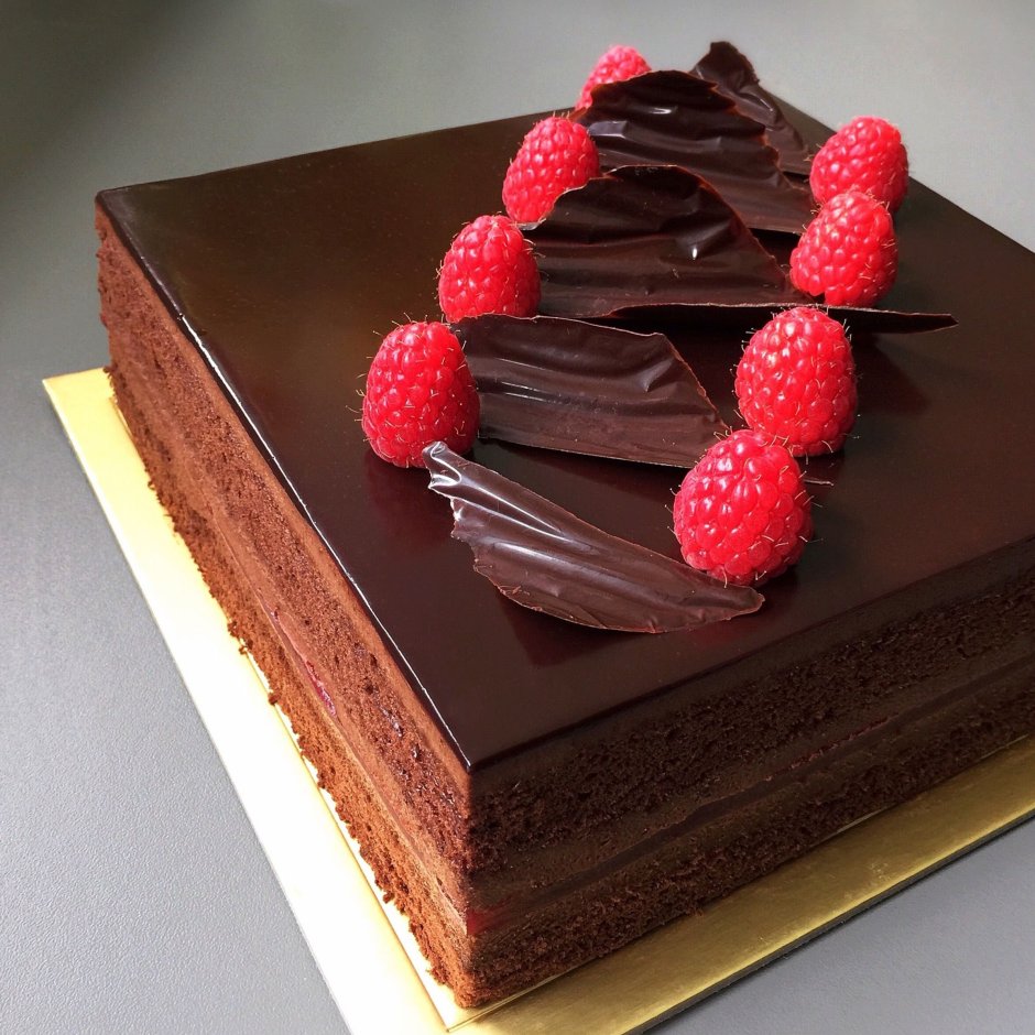 Шоколадный тортик квадратный