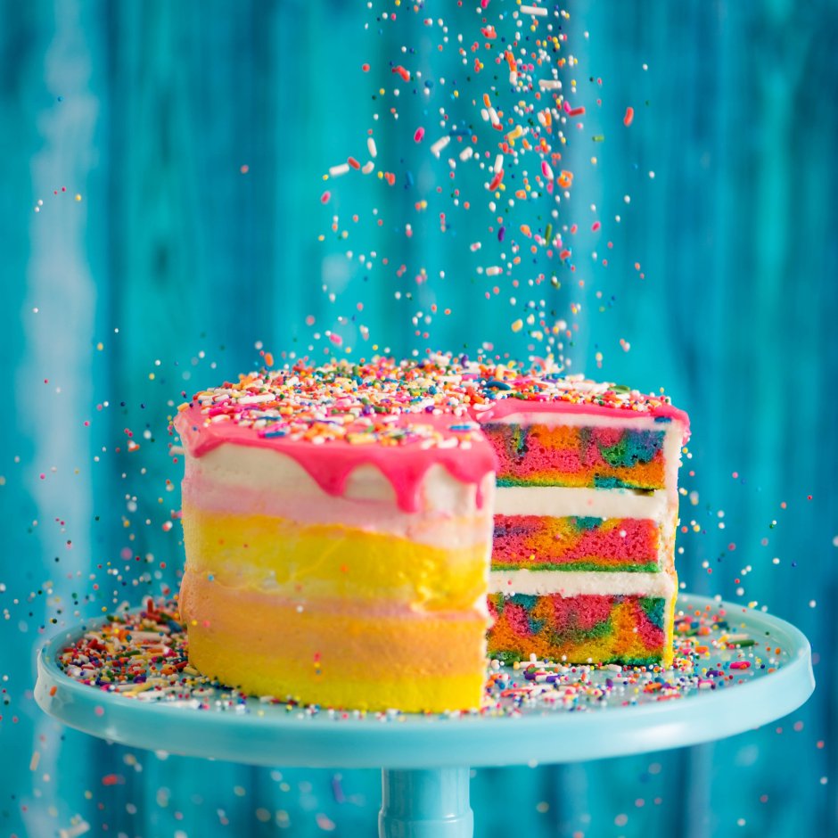 Стильный торт с радугой