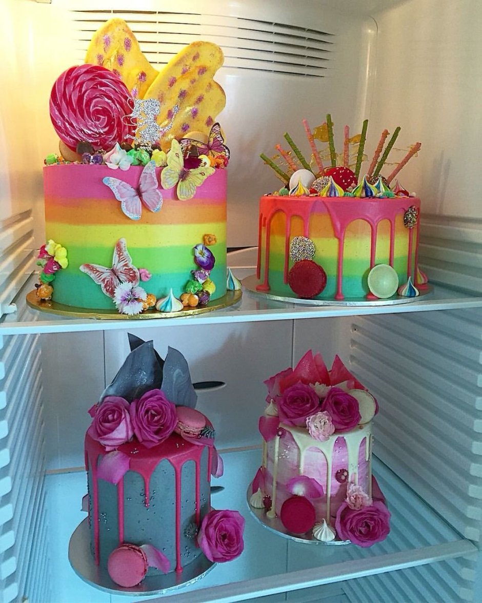 Красочный торт для девочки