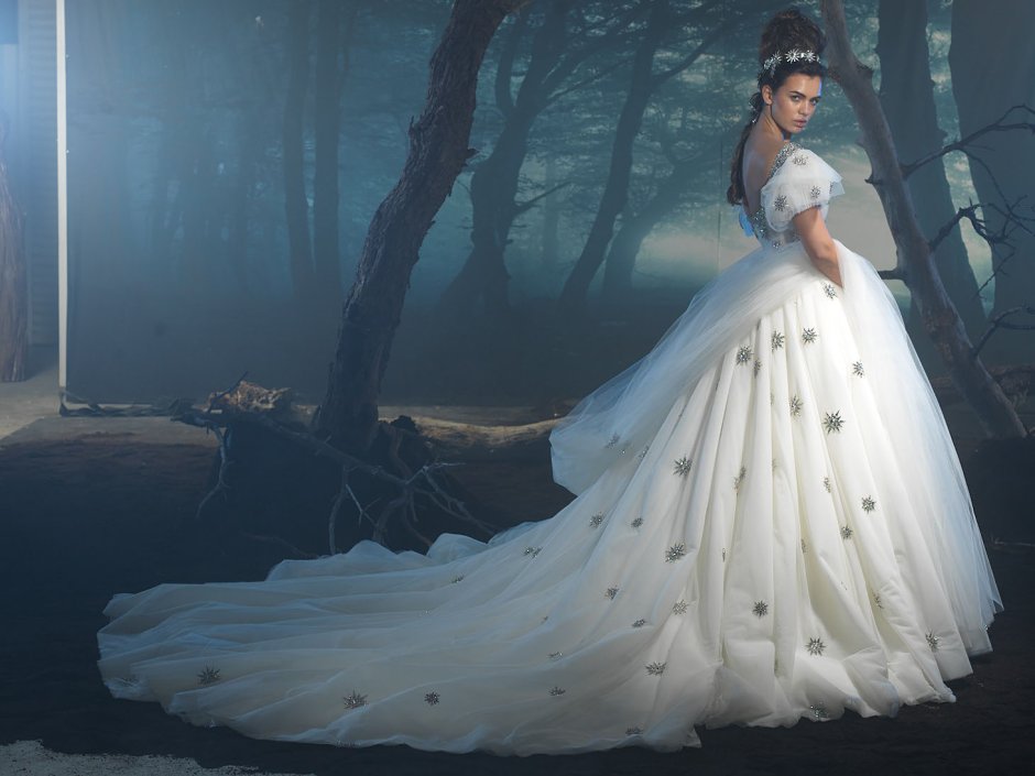Шикарное свадебное платье с пышными рукавами