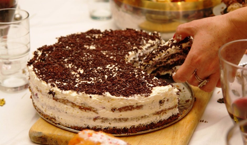 Торт из печенья без выпечки с заварным кремом