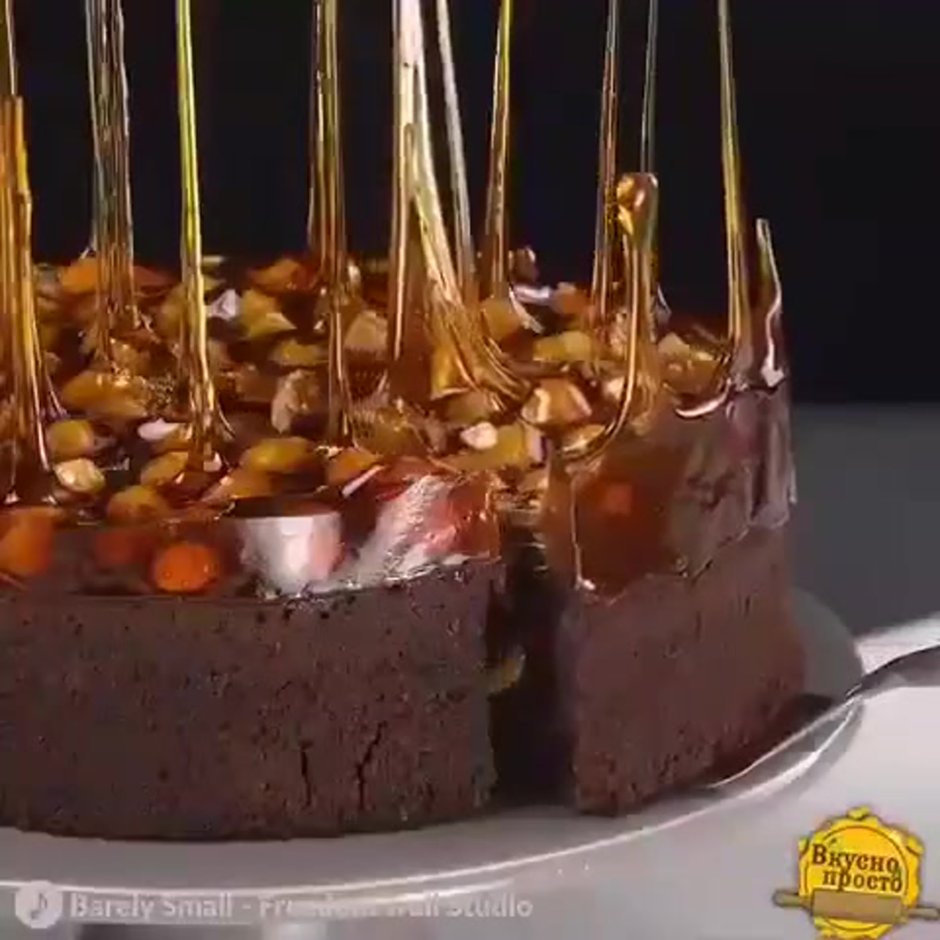 Украшение торта изомальтом