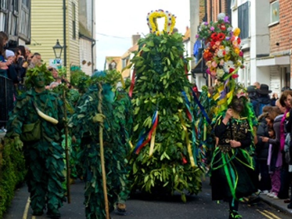 Фестиваль трубочистов в Англии зеленый Джек