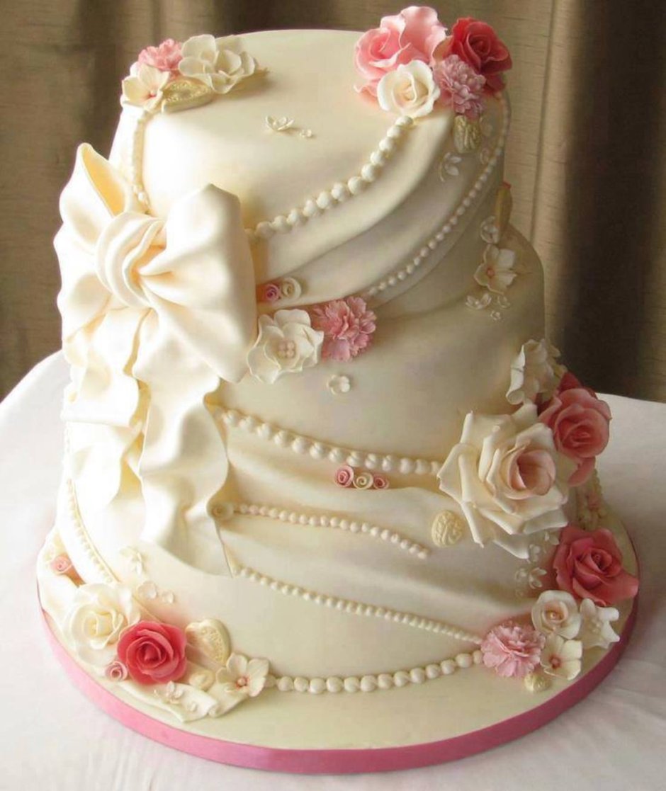 Шикарный свадебный торт