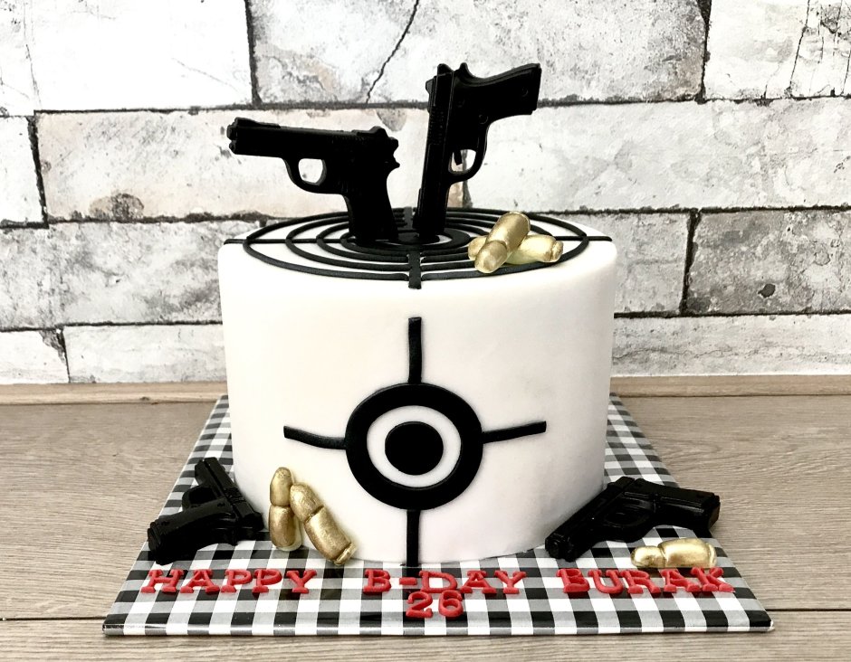 Торт с пистолетом для мальчика