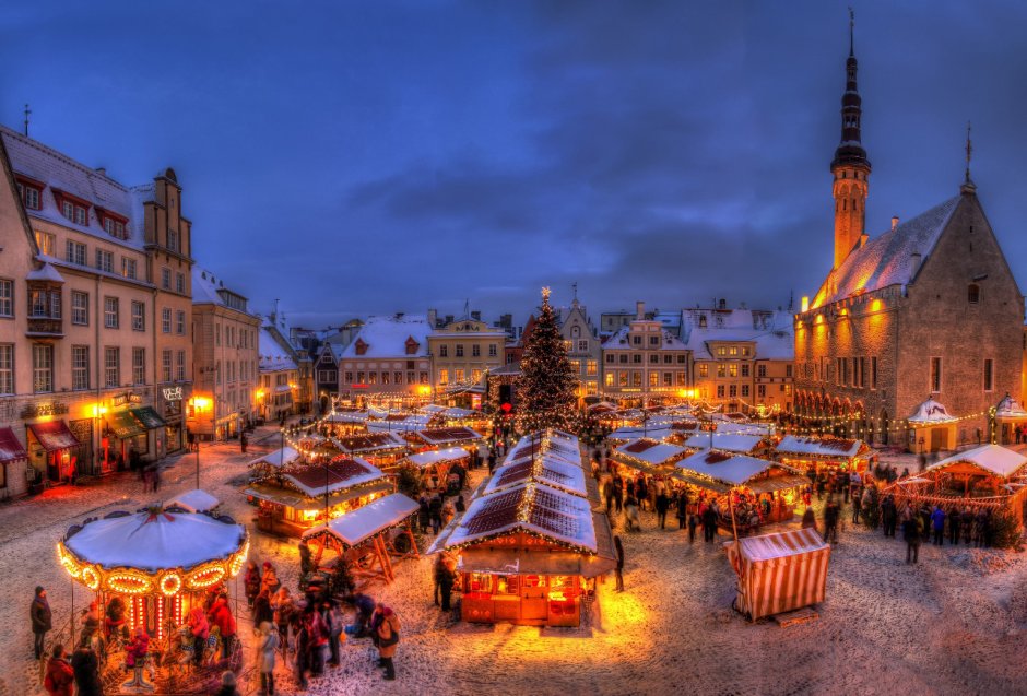 Новогодняя Ратушная площадь в Таллине