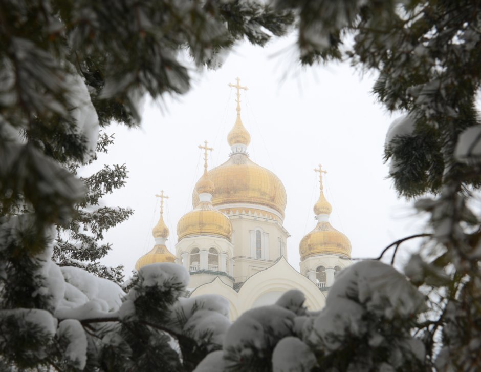 Рождественский зимний храм