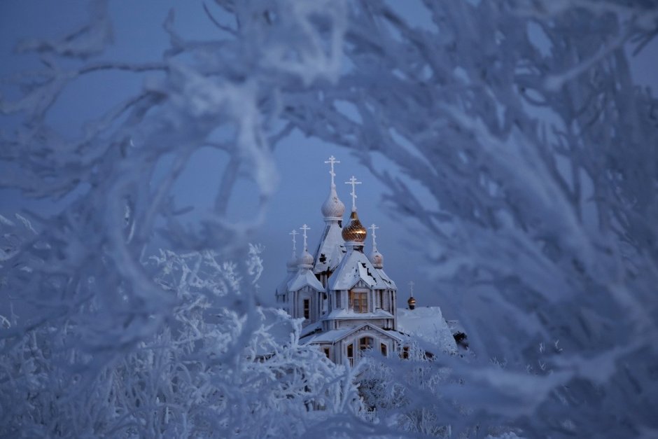 Заснеженный храм