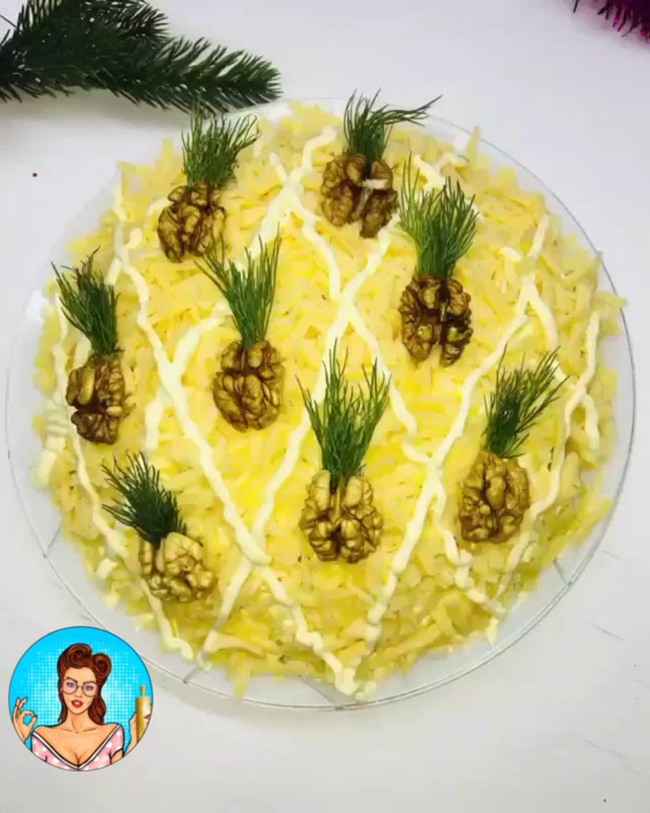 Украшение салата с ананасом