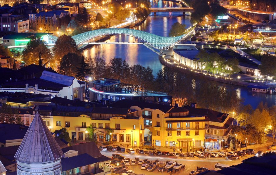 Тбилиси ночной город
