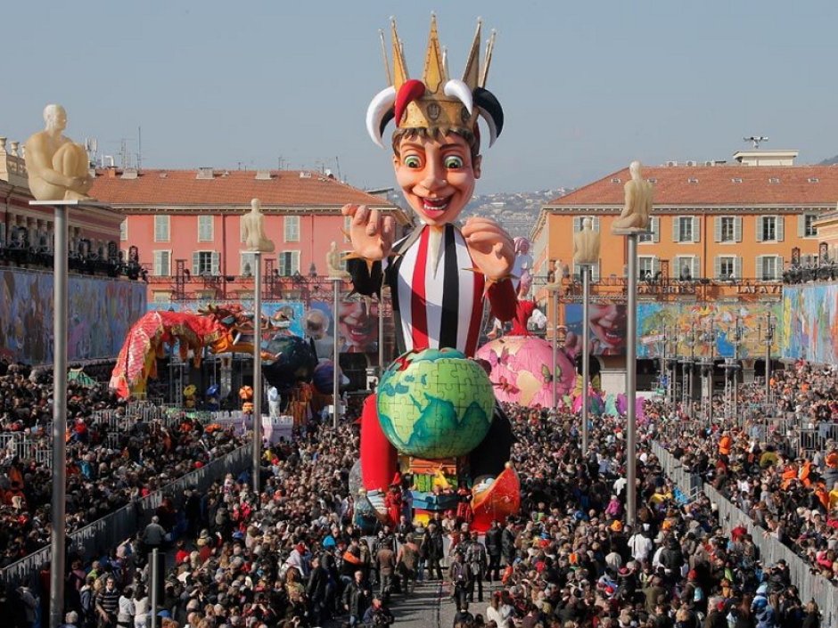 Шествия в Бельгии и Франции с участием гигантских кукол