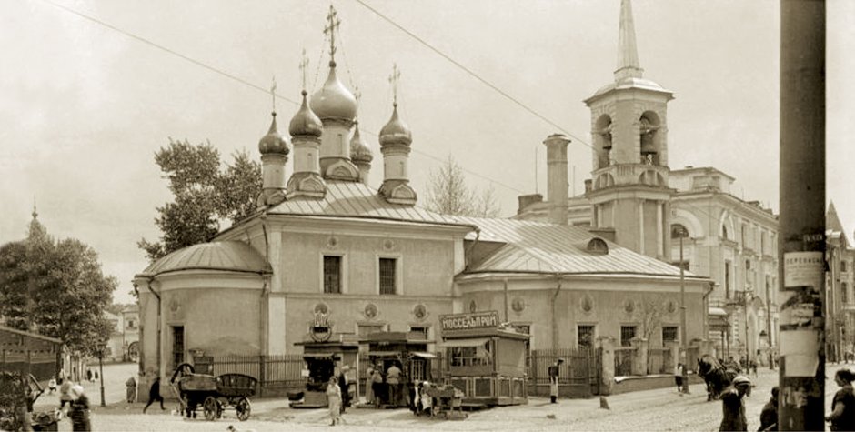 Храм на Пушкинской Успения в Путинках