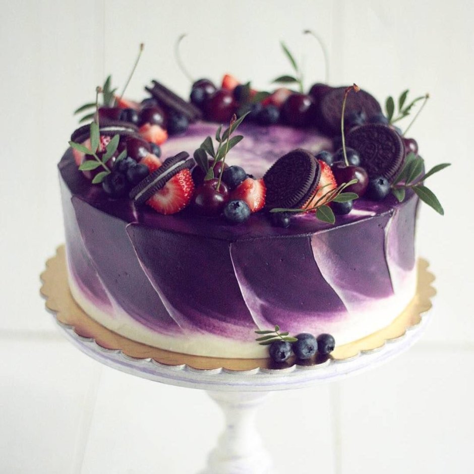 Акварельный торт с ягодами