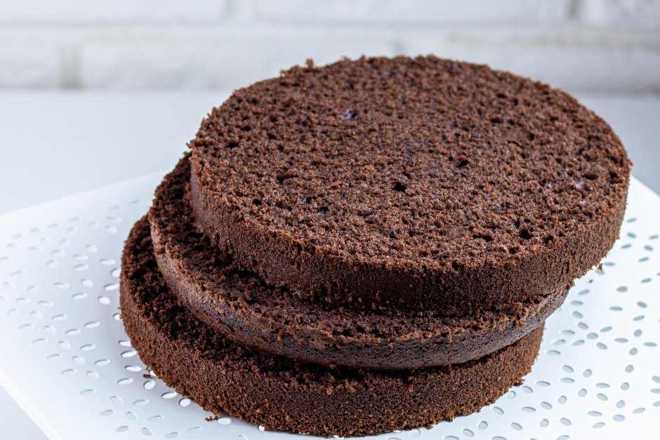 Пышный шоколадный бисквит для торта в духовке