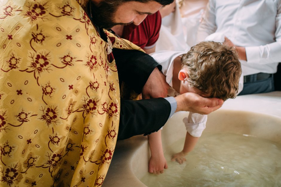 Крещение в армянской церкви