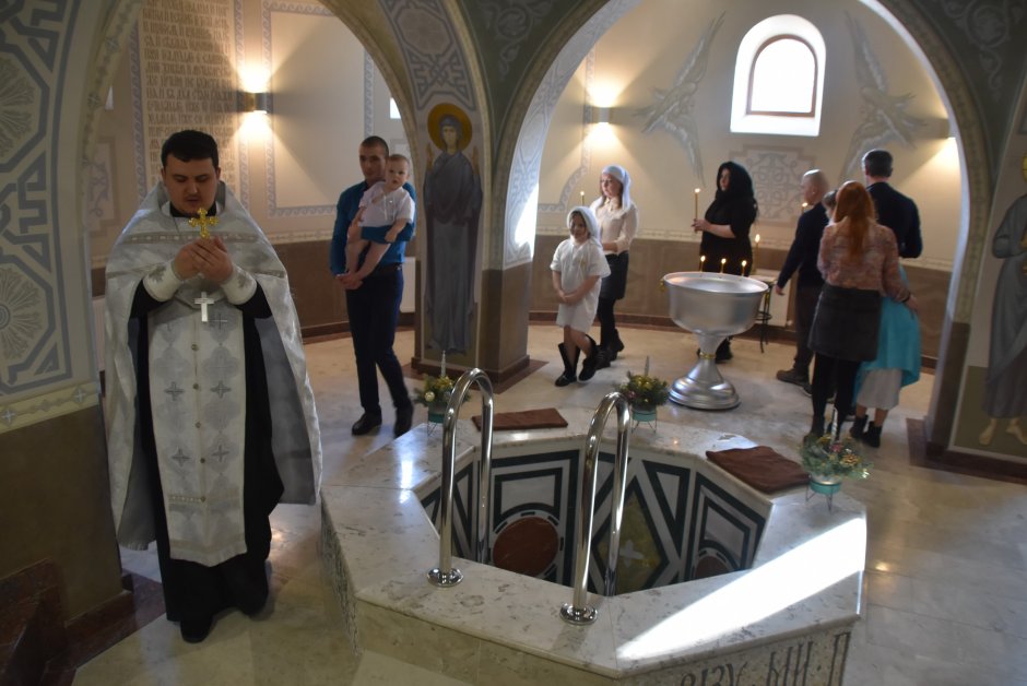 Сретенский монастырь крестить купель