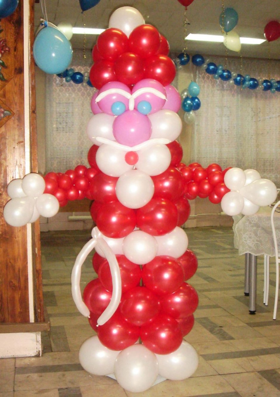 Дед Мороз из воздушных шаров