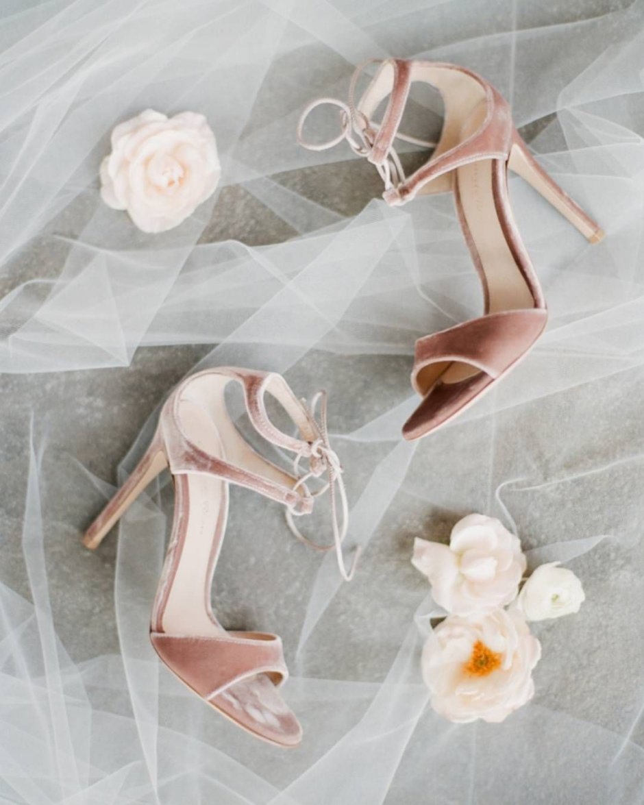 Свадебная обувь на утро невесты