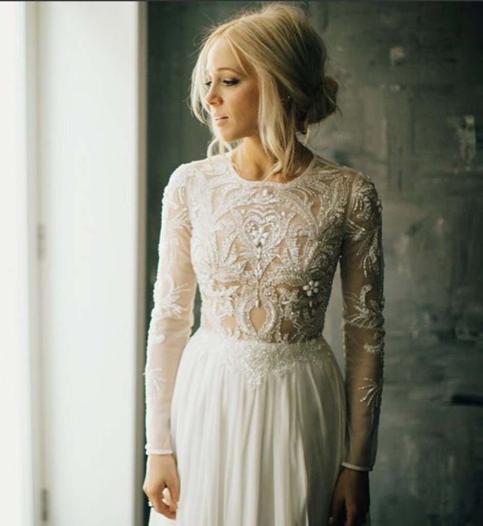 Свадебное платье с рукавами воланами