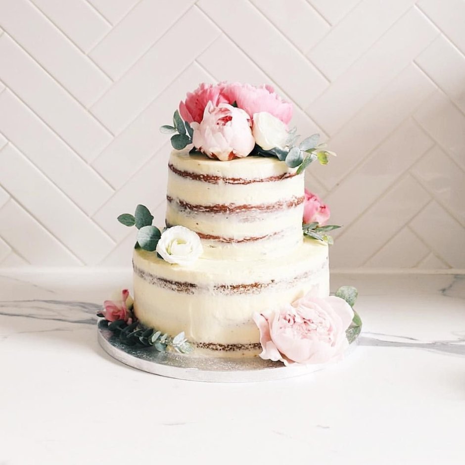 Свадебный торт трехъярусный без мастики