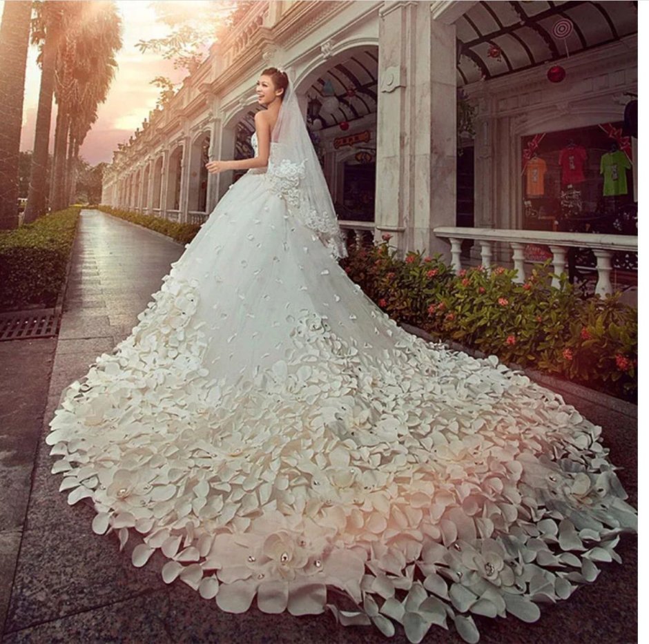 Самое дорогое свадебное платье