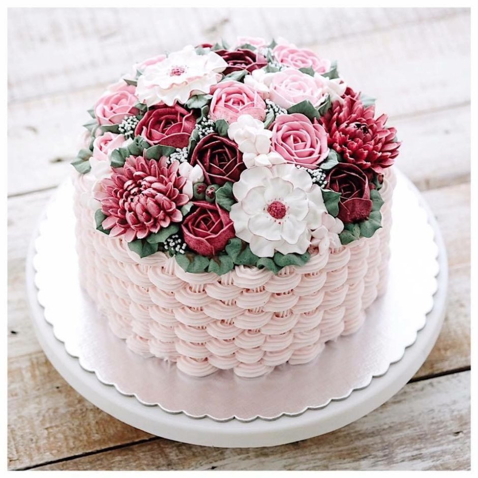 Торт красивый сливки цветы