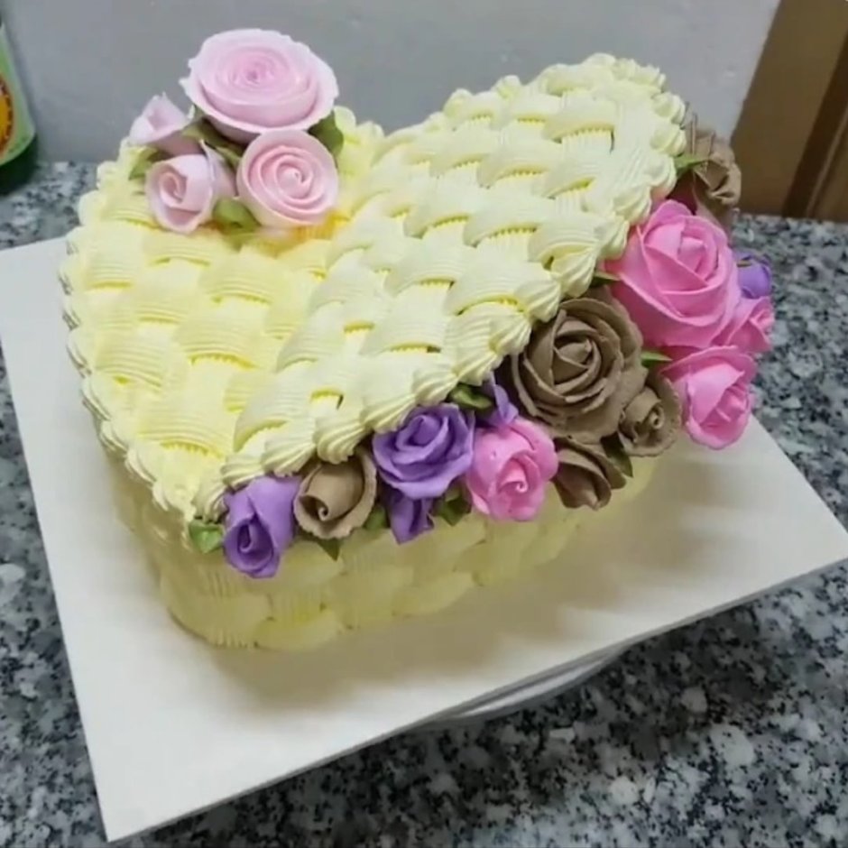 Торт квадратная корзина с цветами