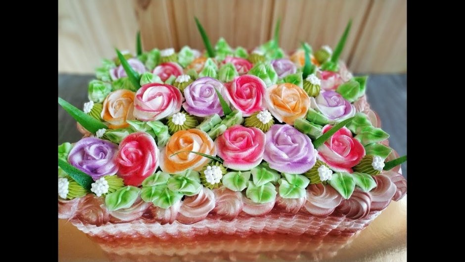 Торт корзина с лилиями и розами из крема