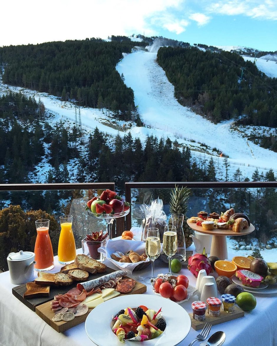 Поздний завтрак в Альпах Эмилия Грин
