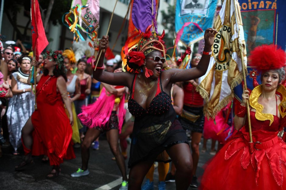 Карнавальное шествие в Рио де Жанейро