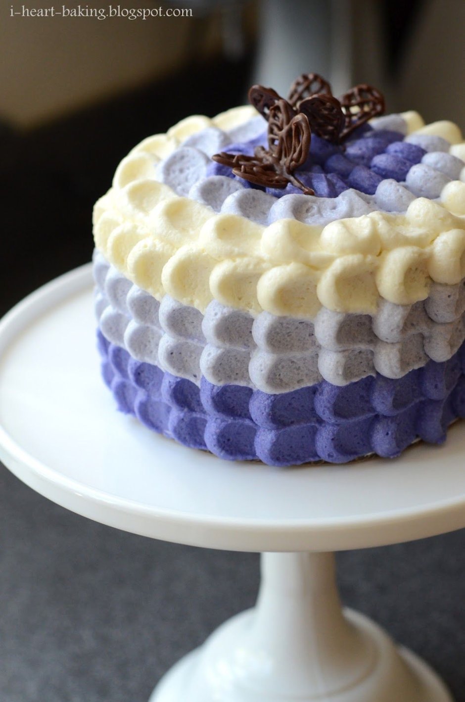 Красивые двухцветные торты