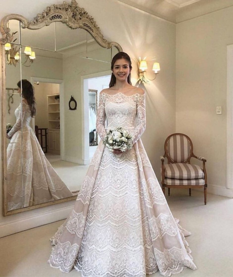 Примерка свадебного платья