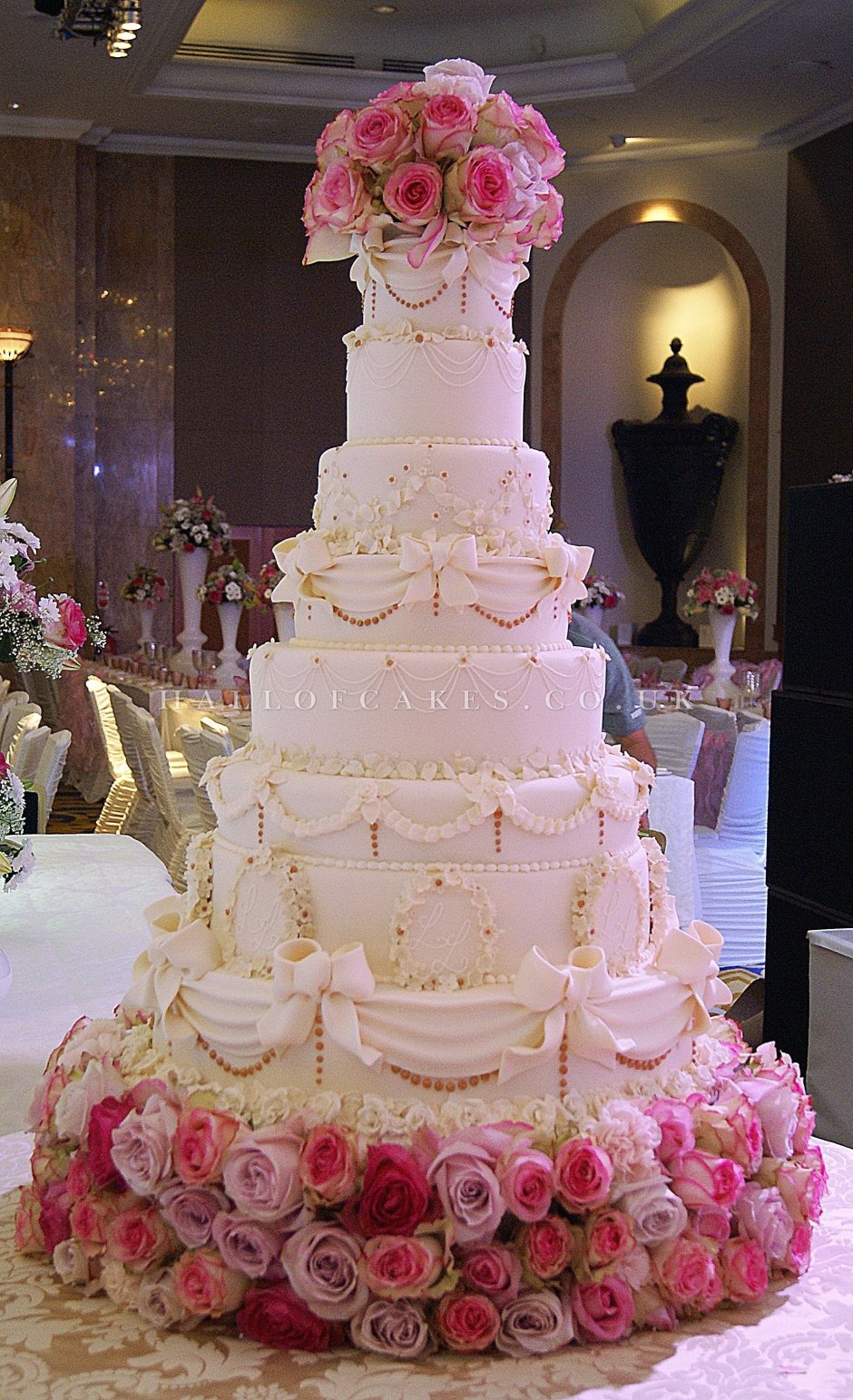Торт свадебный большого качества