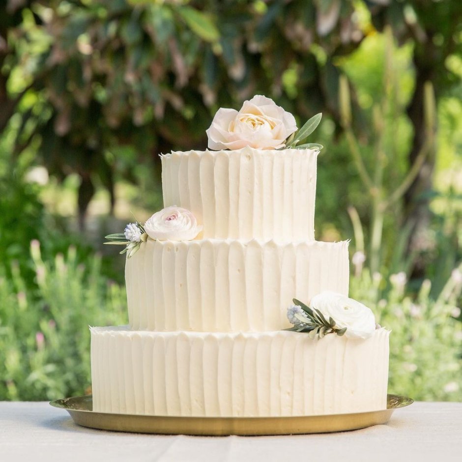 Легкий свадебный торт